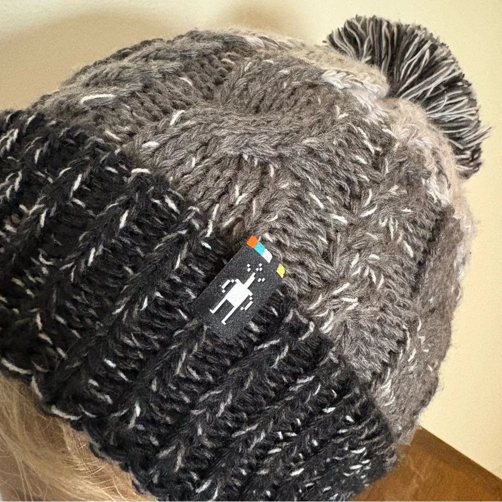 Smartwool Rounded Crown Merino Blend Cable Knit Pompom OS Streetwear Gorpcore